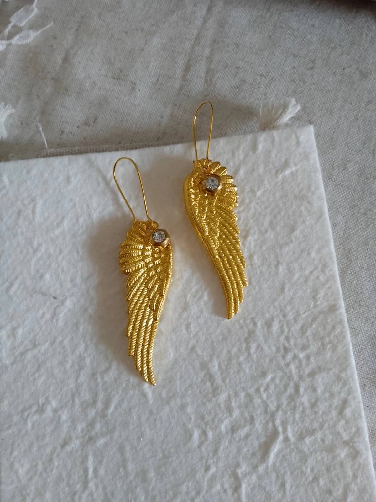 Boucles d'oreilles bohèmes ailes d'anges et zircons blancs